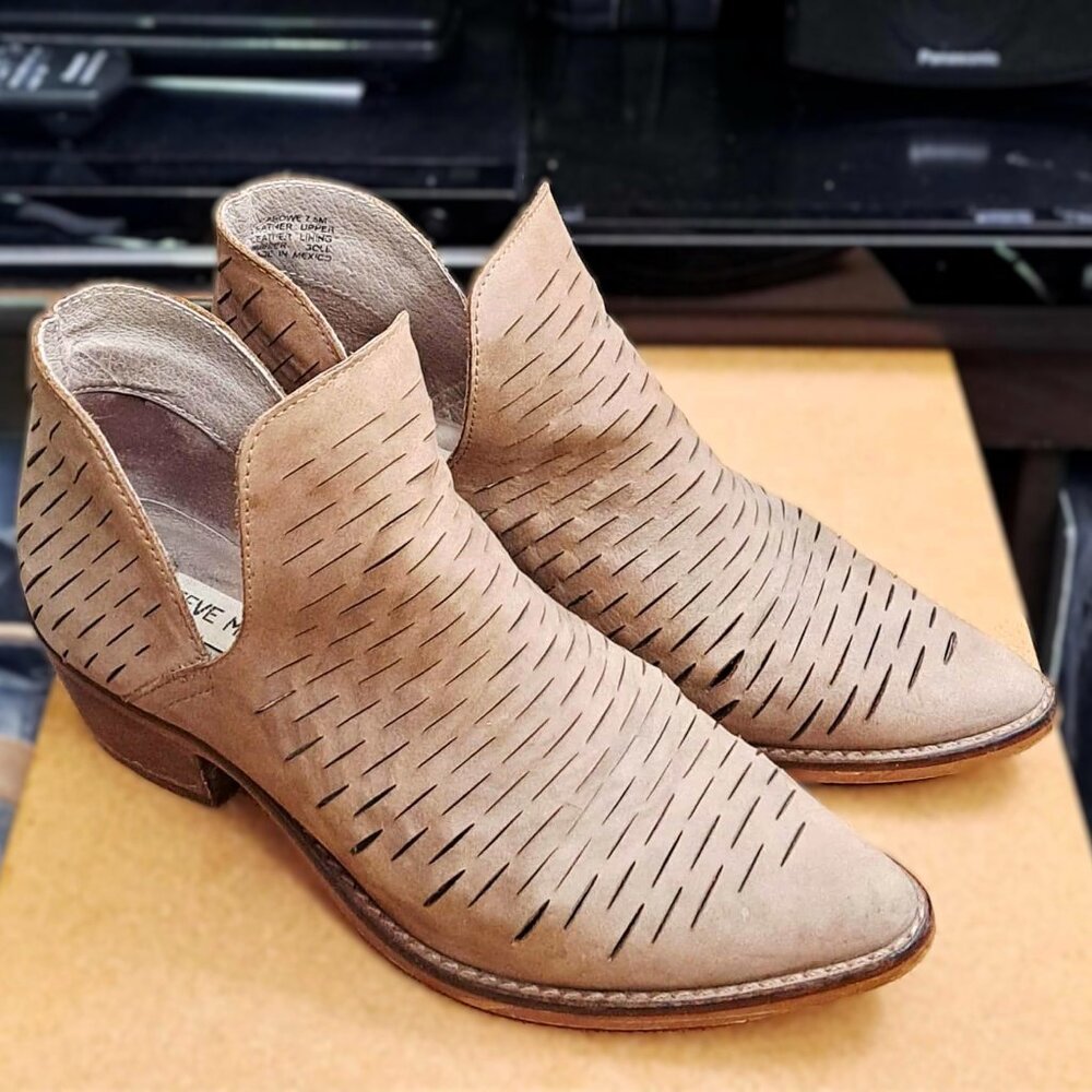 Steve Madden Genuine Leather Perforated Laser Cut Western Ankle Boot Mexico Made